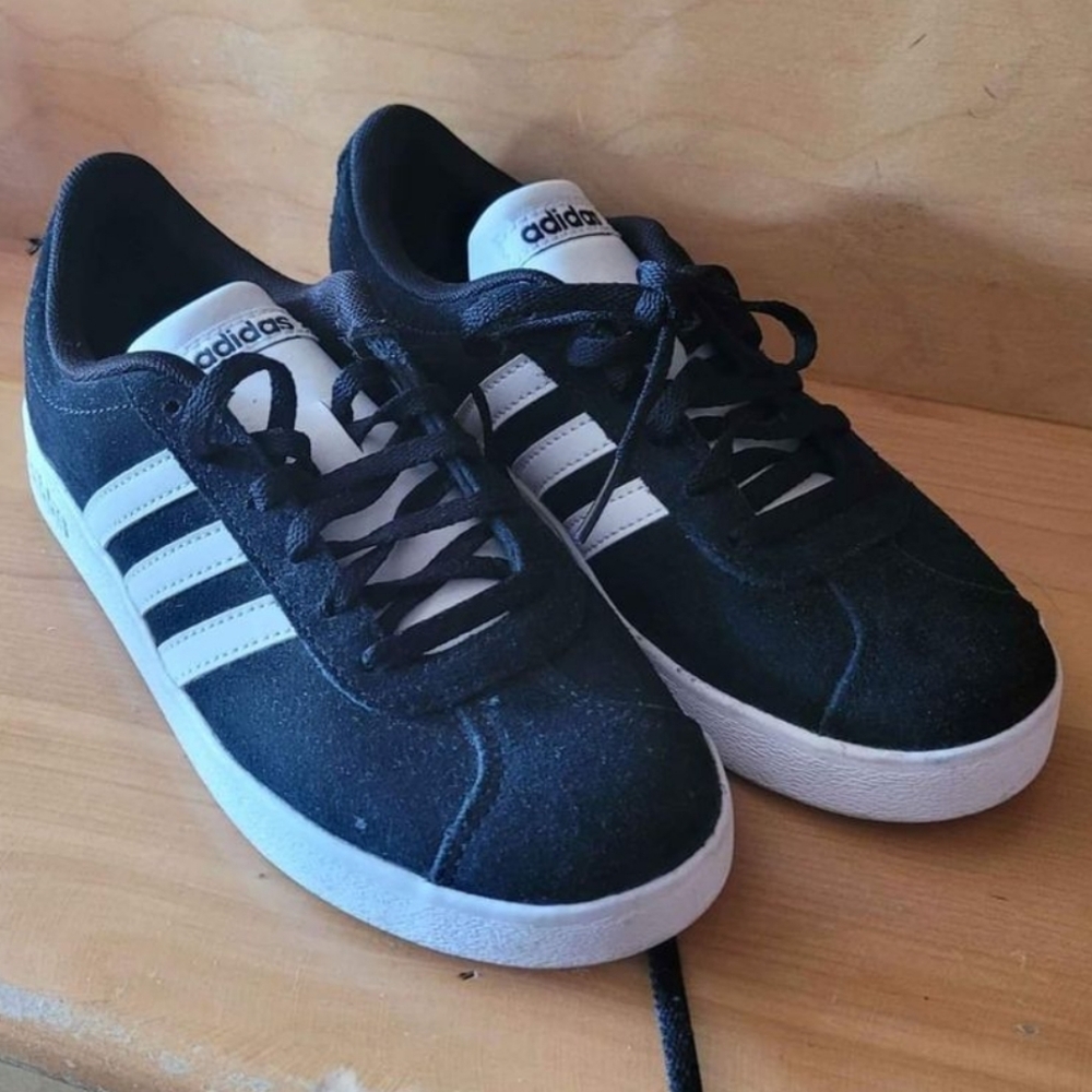 Adidas Kids Size 3 Shoes
